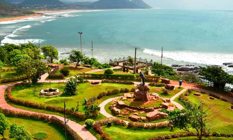 Best Tourist Places to Visit in Visakhapatnam (Vizag) Best Tourist Places to Visit in Visakhapatnam (Vizag)