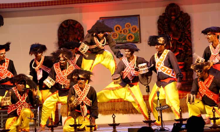 Goravara Kunitha Dance Karnataka