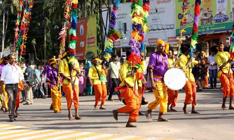 Pata Kunitha Dance Karnataka